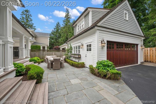 469 Bonnie Brier Street, Birmingham, MI 48009