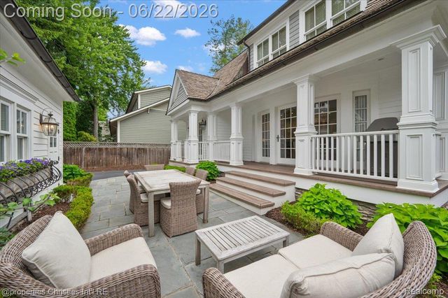 469 Bonnie Brier Street, Birmingham, MI 48009
