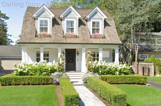 469 Bonnie Brier Street, Birmingham, MI 48009