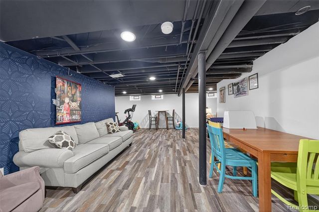 102 Jeffrey Avenue, Royal Oak, MI 48073