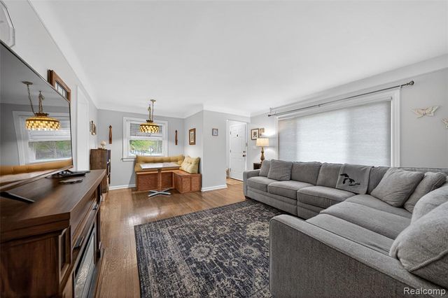 102 Jeffrey Avenue, Royal Oak, MI 48073