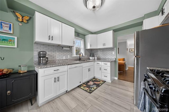 102 Jeffrey Avenue, Royal Oak, MI 48073