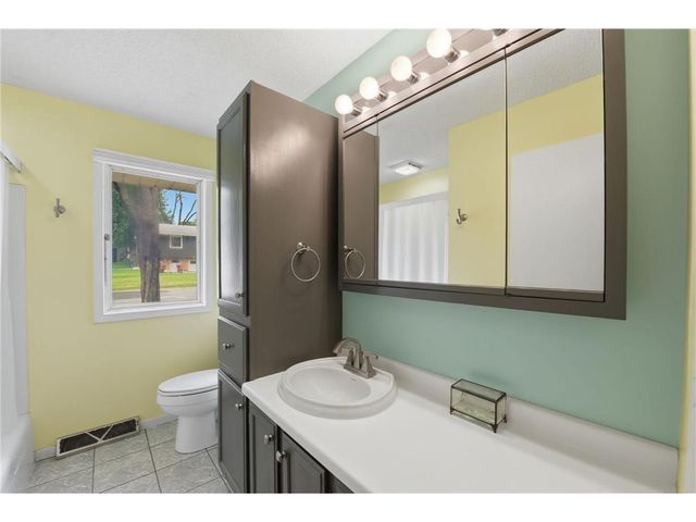 925 Roosevelt Street, River Falls, WI 54022