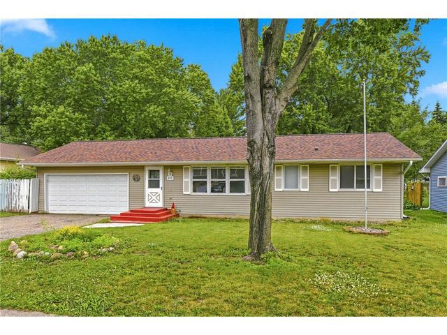 925 Roosevelt Street, River Falls, WI 54022