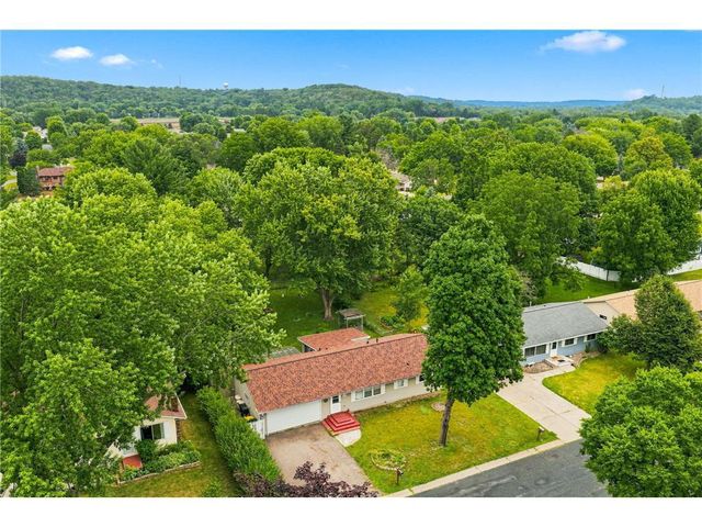 925 Roosevelt Street, River Falls, WI 54022