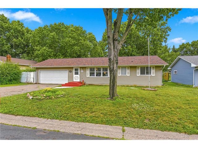 925 Roosevelt Street, River Falls, WI 54022
