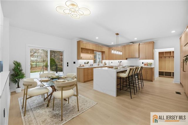 5 Hackett Drive, Edison, NJ 08820