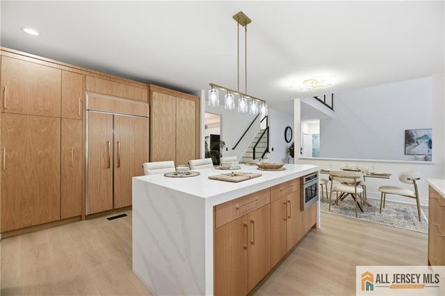 5 Hackett Drive, Edison, NJ 08820