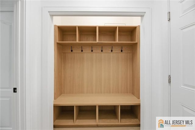 5 Hackett Drive, Edison, NJ 08820