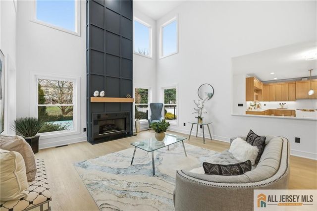 5 Hackett Drive, Edison, NJ 08820