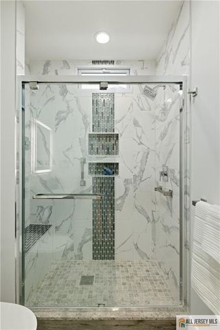 5 Hackett Drive, Edison, NJ 08820