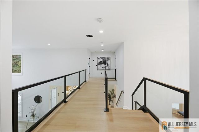 5 Hackett Drive, Edison, NJ 08820