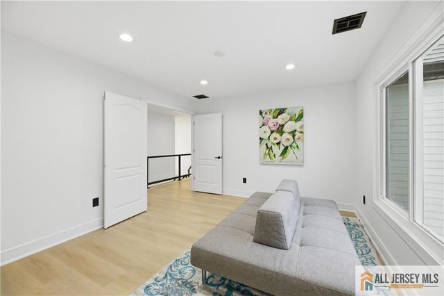 5 Hackett Drive, Edison, NJ 08820