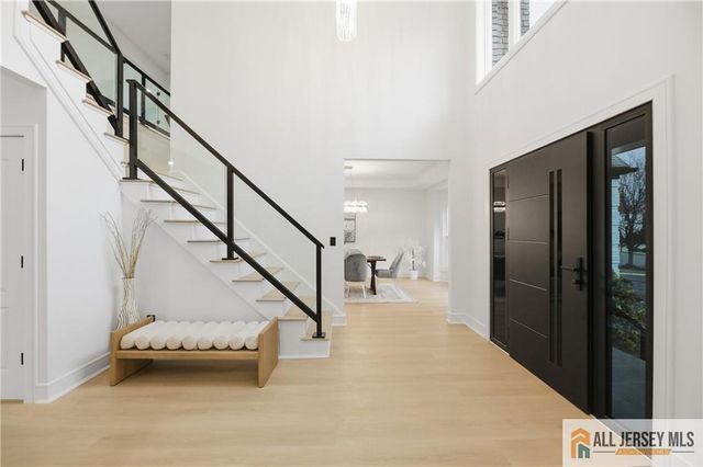 5 Hackett Drive, Edison, NJ 08820