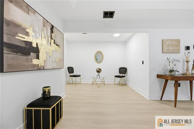 5 Hackett Drive, Edison, NJ 08820