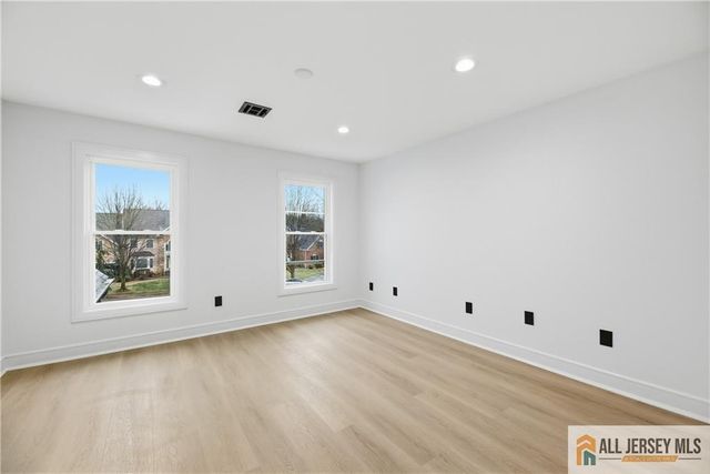 5 Hackett Drive, Edison, NJ 08820