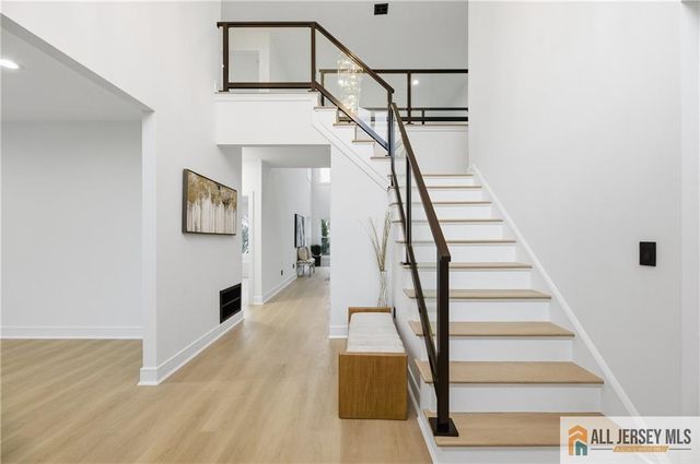 5 Hackett Drive, Edison, NJ 08820