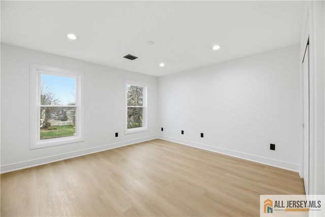 5 Hackett Drive, Edison, NJ 08820