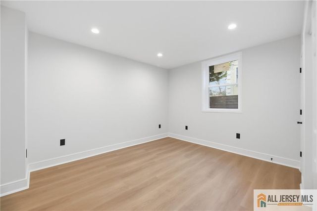 5 Hackett Drive, Edison, NJ 08820