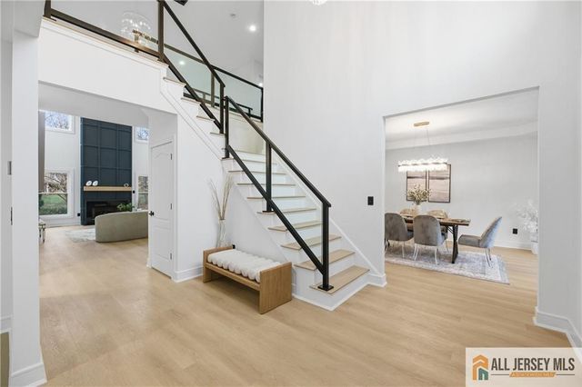 5 Hackett Drive, Edison, NJ 08820