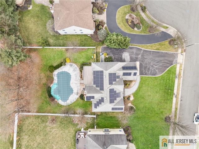 5 Hackett Drive, Edison, NJ 08820