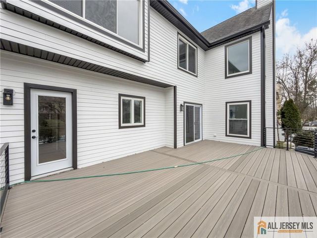 5 Hackett Drive, Edison, NJ 08820