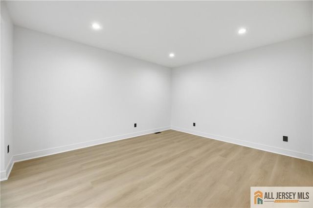 5 Hackett Drive, Edison, NJ 08820