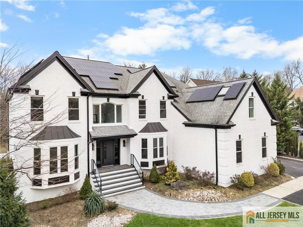 5 Hackett Drive, Edison, NJ 08820