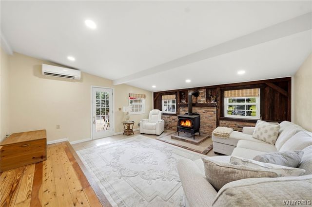 5241 William Street, Lancaster, NY 14086