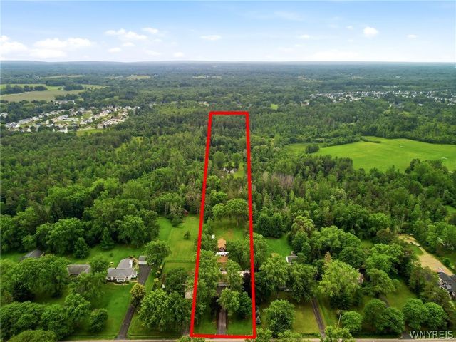 5241 William Street, Lancaster, NY 14086