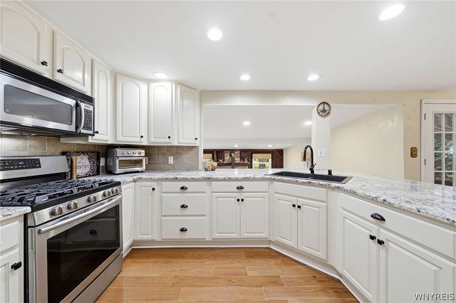5241 William Street, Lancaster, NY 14086