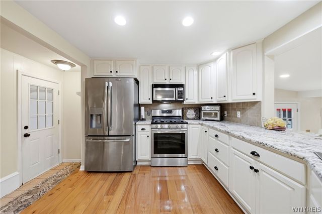 5241 William Street, Lancaster, NY 14086