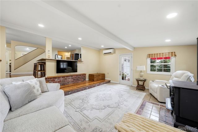5241 William Street, Lancaster, NY 14086
