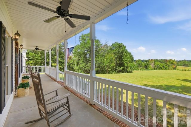 5881 Highway 557 Highway, Lake Wylie, SC 29710