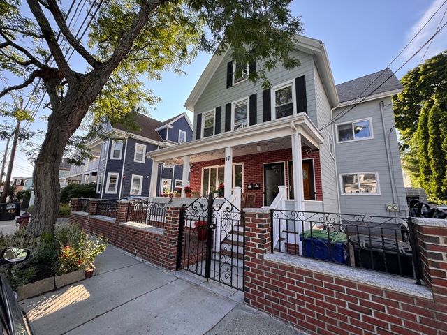 17 Farragut Avenue 2, Somerville, MA 02144