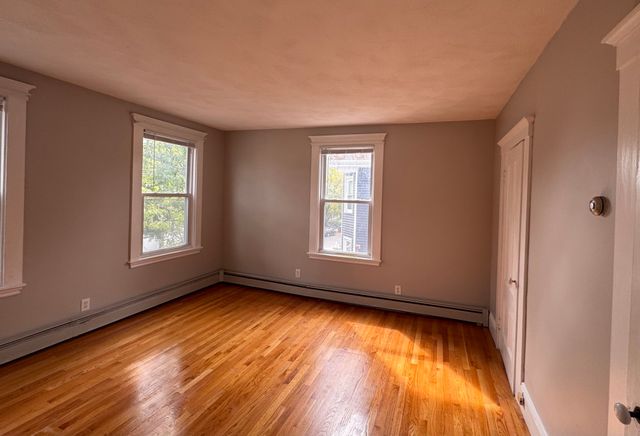 17 Farragut Avenue 2, Somerville, MA 02144