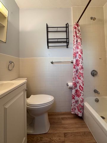 17 Farragut Avenue 2, Somerville, MA 02144