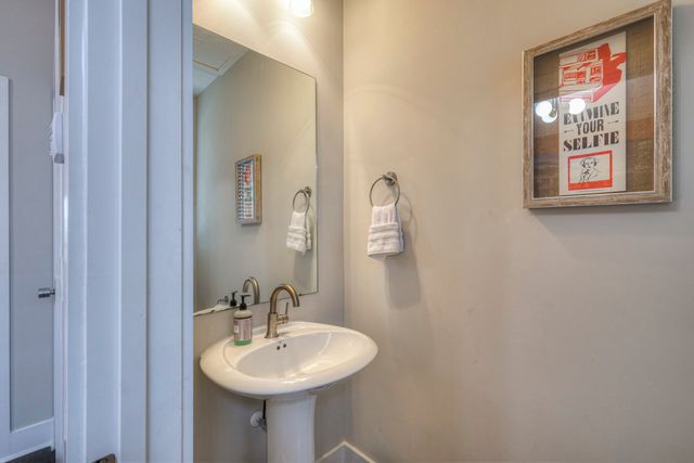 64 Fern Ave Unit 5, Nashville, TN 37207