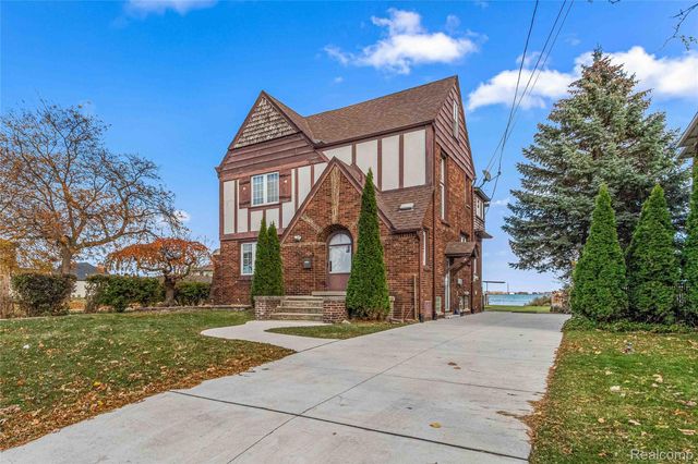 115 Biddle Avenue, Wyandotte, MI 48192