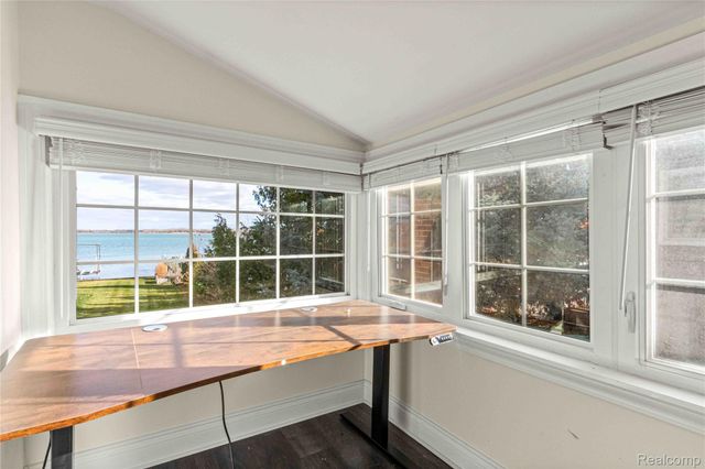 115 Biddle Avenue, Wyandotte, MI 48192