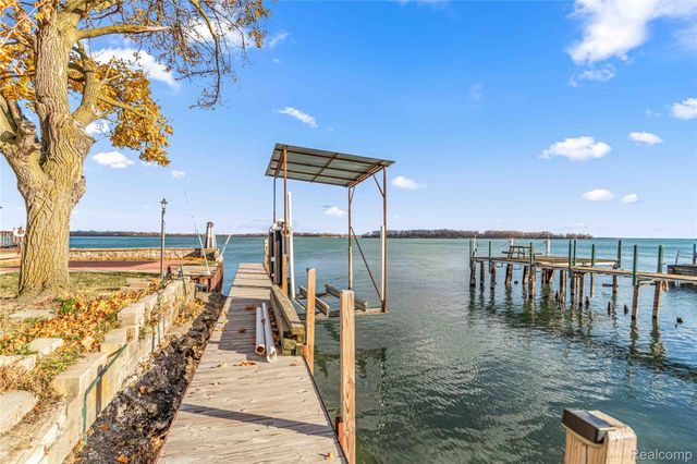 115 Biddle Avenue, Wyandotte, MI 48192