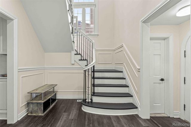 115 Biddle Avenue, Wyandotte, MI 48192