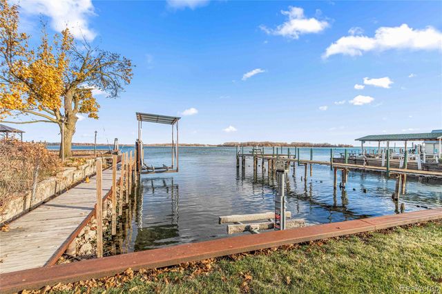 115 Biddle Avenue, Wyandotte, MI 48192