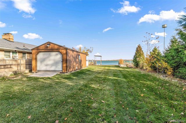 115 Biddle Avenue, Wyandotte, MI 48192