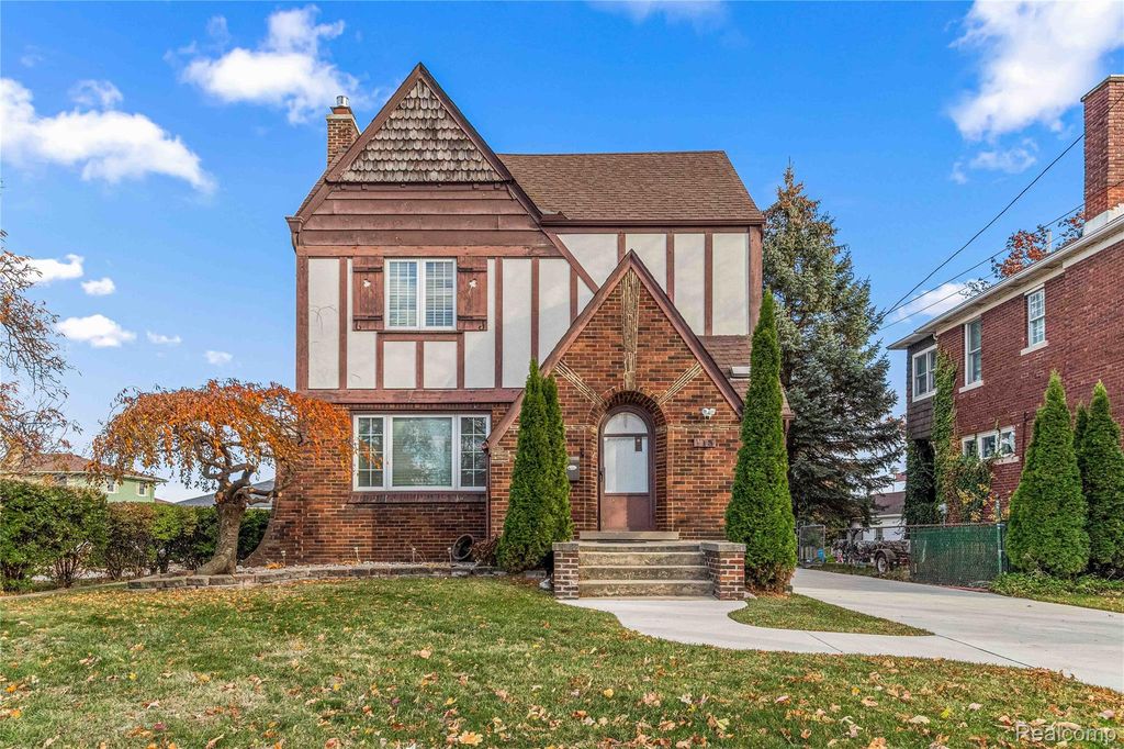 115 Biddle Avenue, Wyandotte, MI 48192