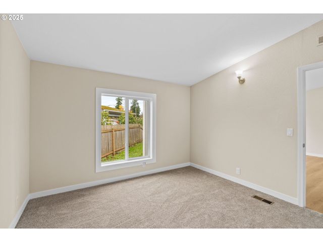 1202 N PARK Ave, Eugene, OR 97404