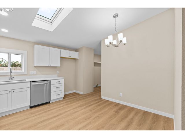 1202 N PARK Ave, Eugene, OR 97404