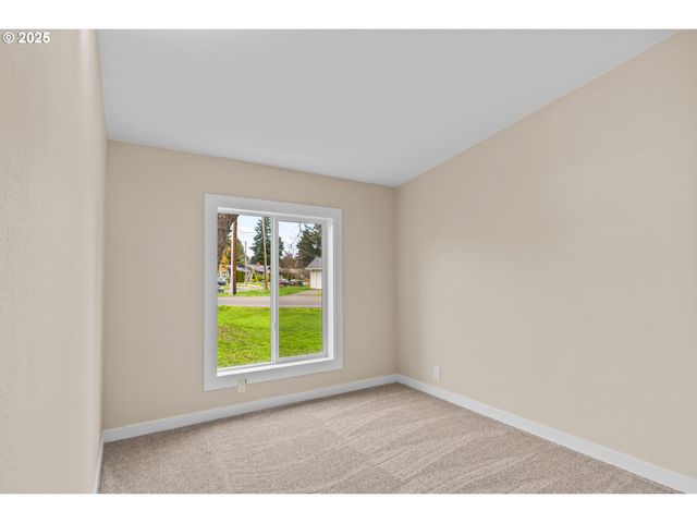 1202 N PARK Ave, Eugene, OR 97404