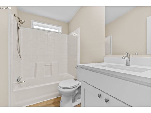 1202 N PARK Ave, Eugene, OR 97404