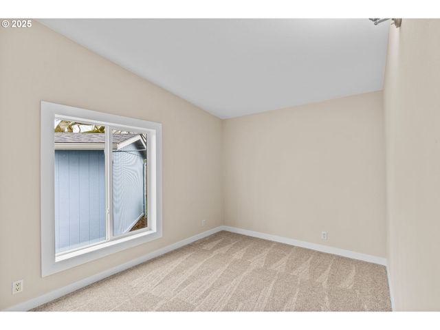 1202 N PARK Ave, Eugene, OR 97404